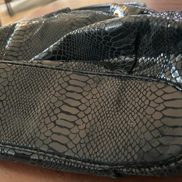 Gorgeous Authentic Michael Kors Hobos Bag - Picture 4 of 8